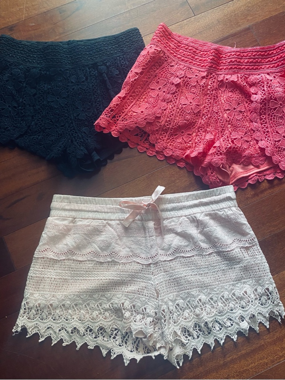 Laced crochet Short Shorts in 3 colors, sz L